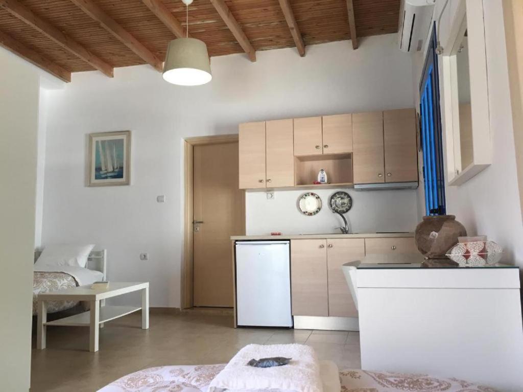 Sifis Bed & Breakfast Loutro Exterior foto